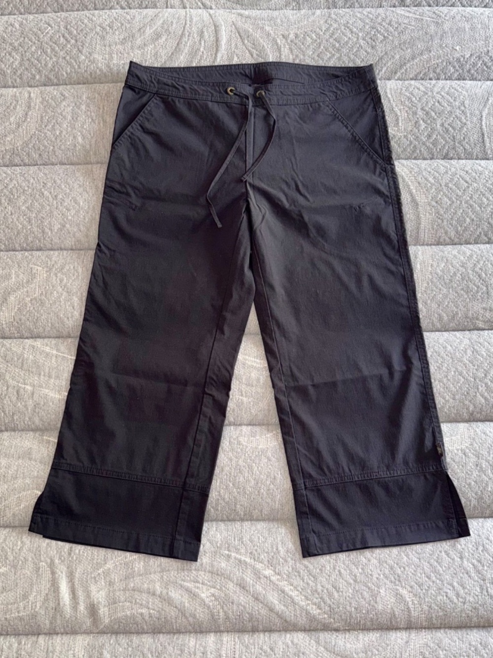 Prana Women’s Drawstring Cropped Yoga Pants Black Nylon Spandex Size Small